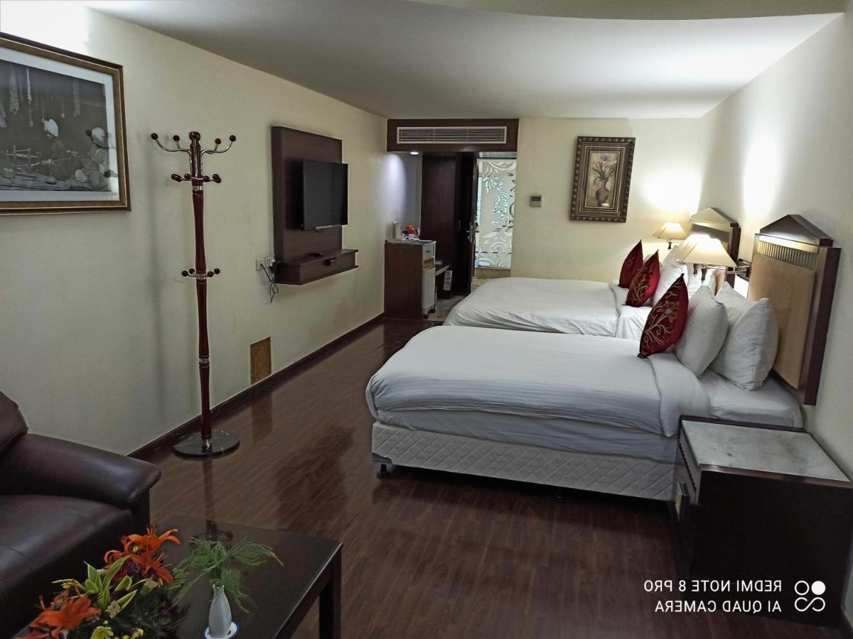 Hotel The Residency Srinagar Extérieur photo