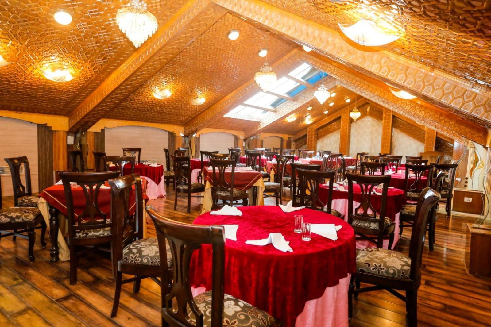 Hotel The Residency Srinagar Extérieur photo