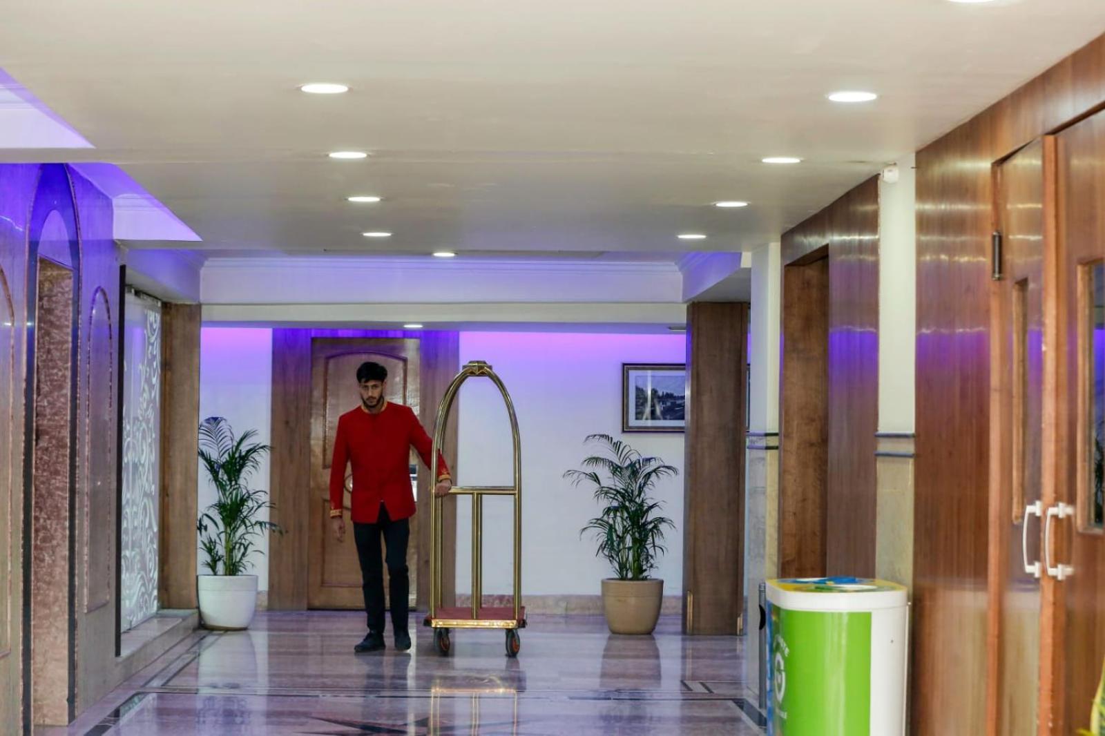 Hotel The Residency Srinagar Extérieur photo