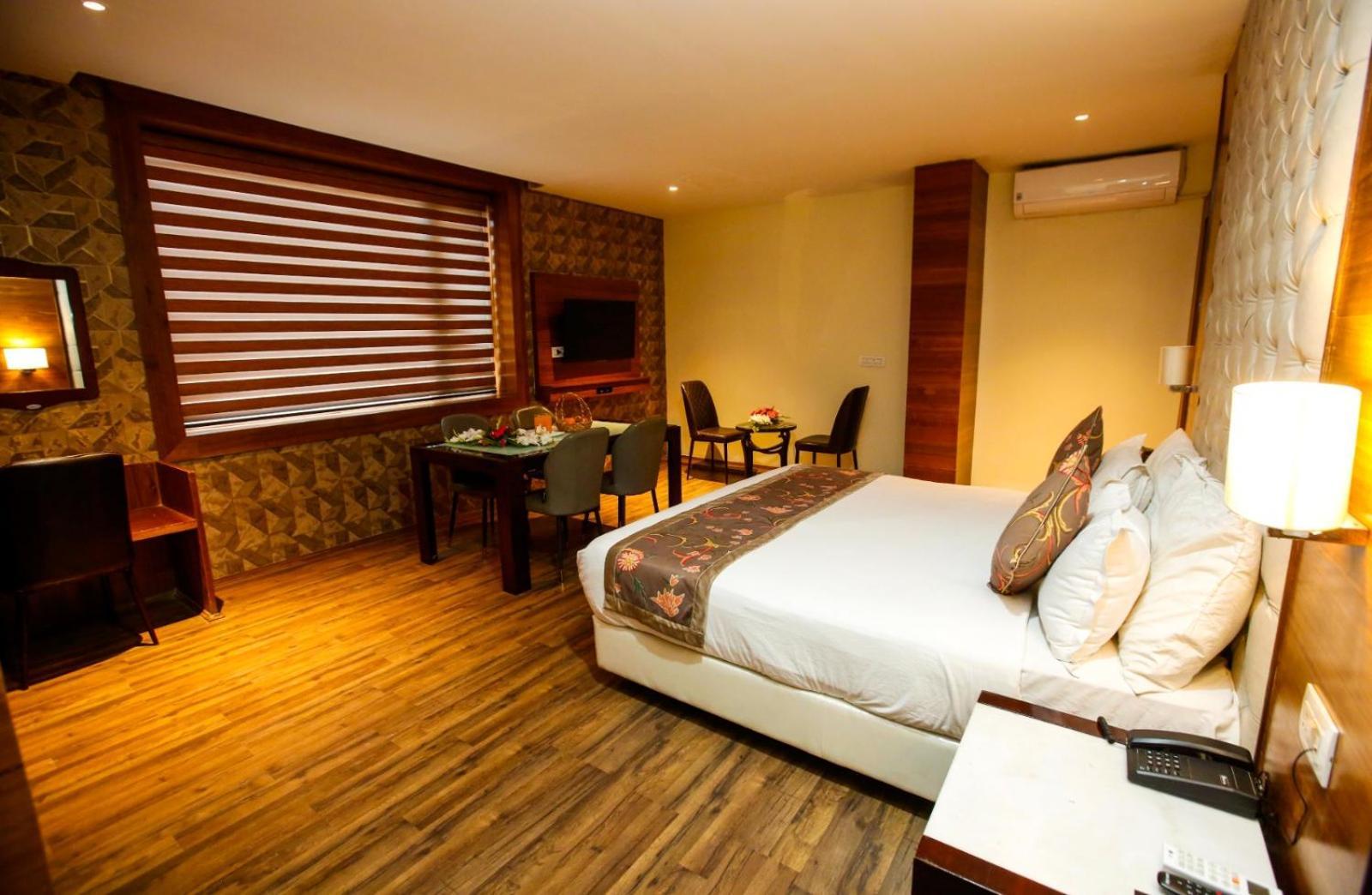 Hotel The Residency Srinagar Extérieur photo