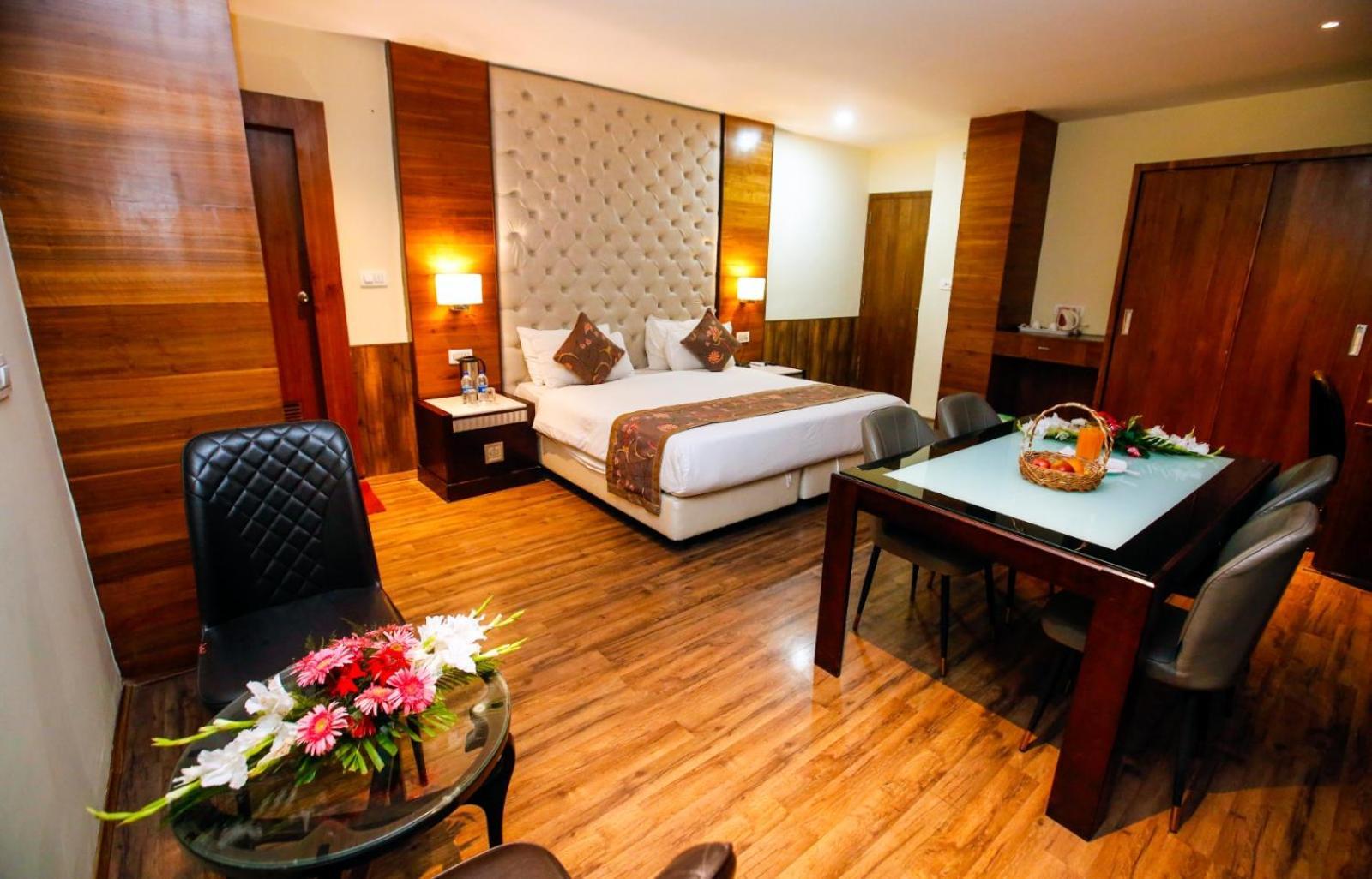 Hotel The Residency Srinagar Extérieur photo