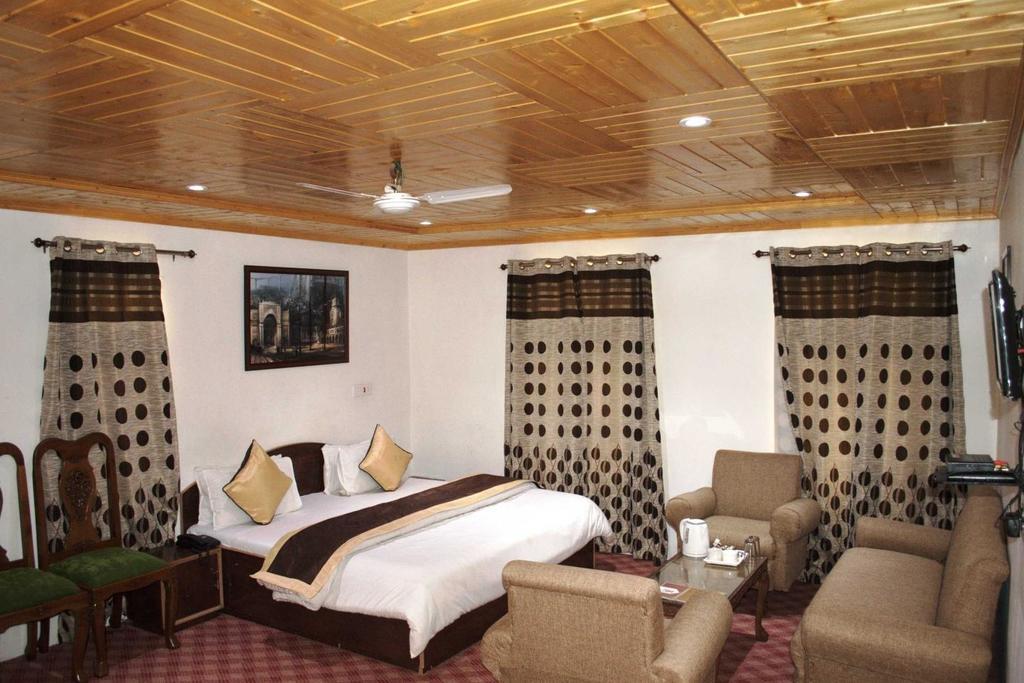 Hotel The Residency Srinagar Extérieur photo