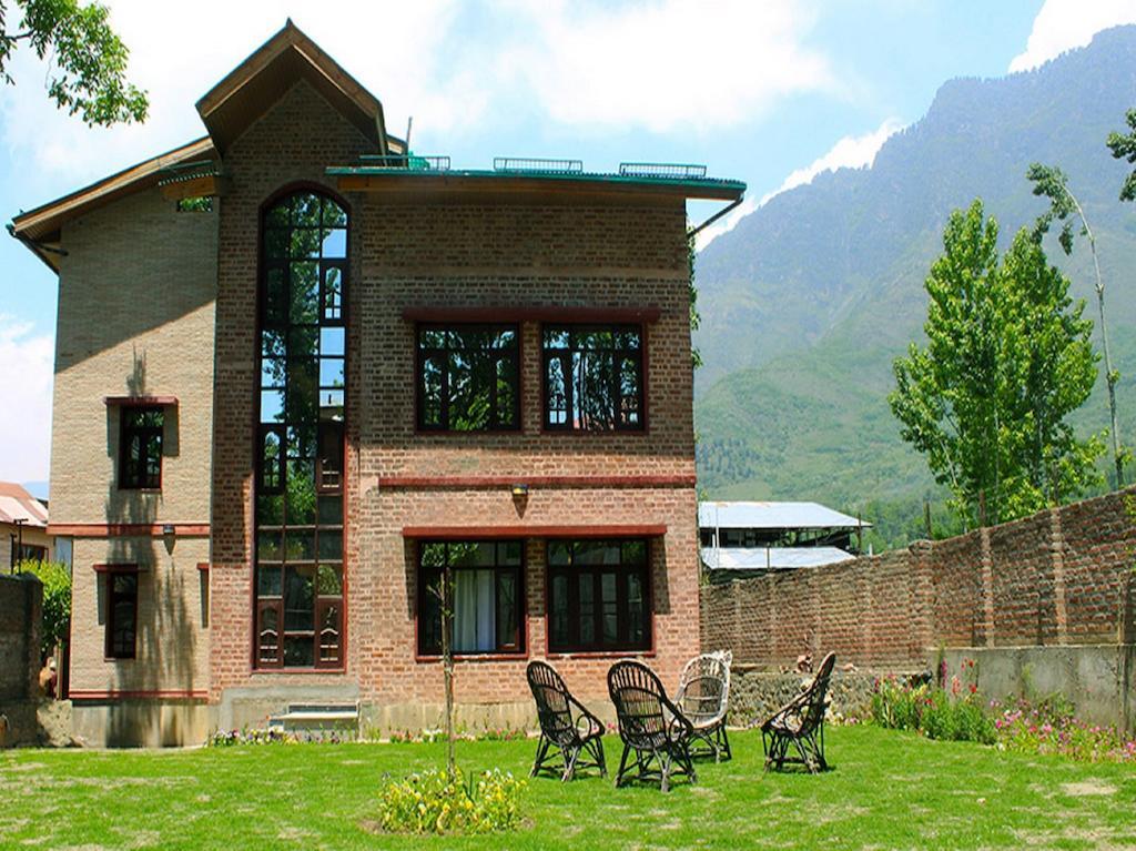 Hotel The Residency Srinagar Extérieur photo