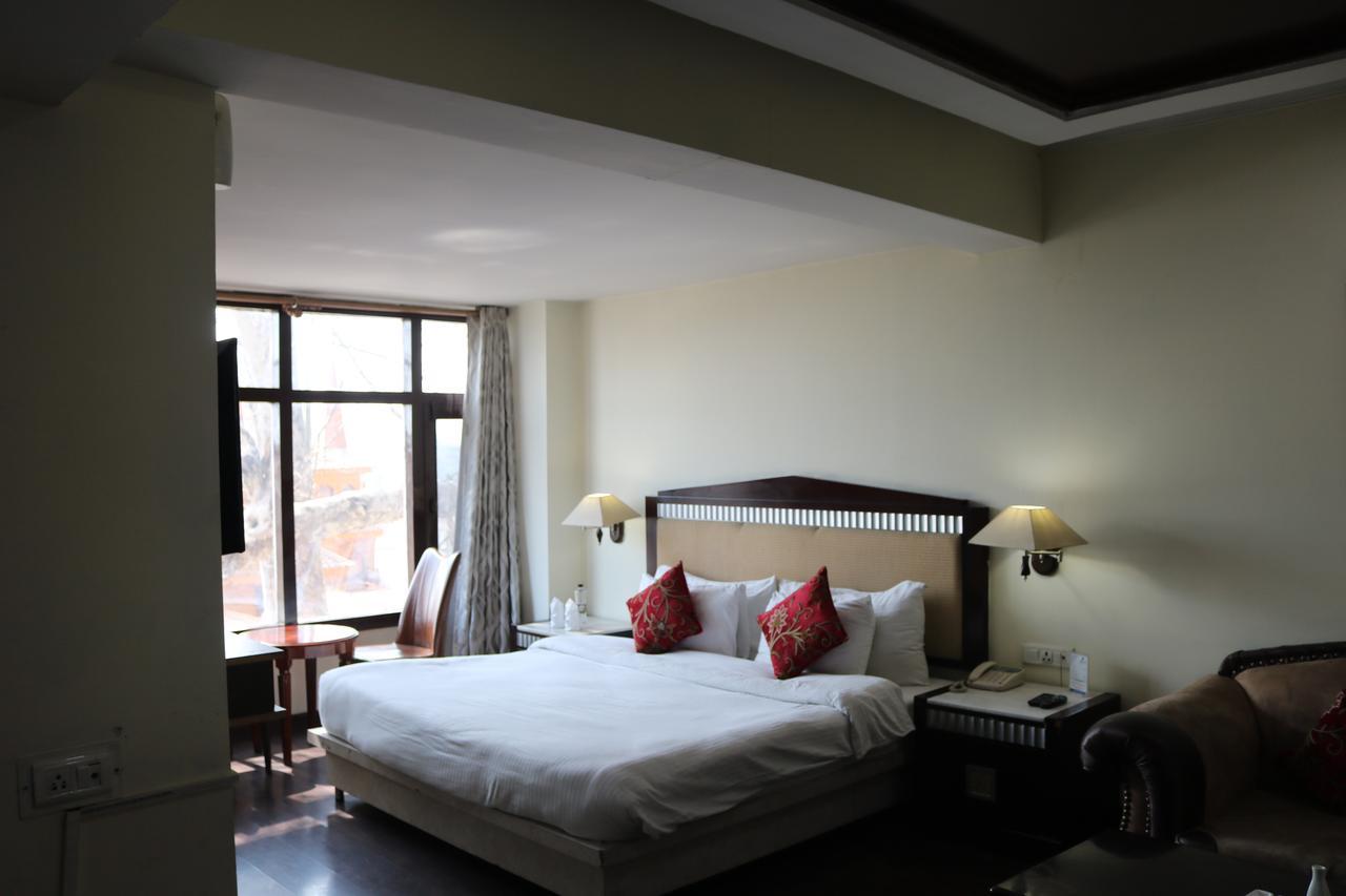 Hotel The Residency Srinagar Extérieur photo