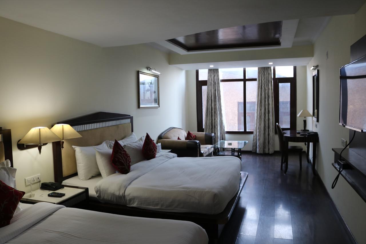 Hotel The Residency Srinagar Extérieur photo
