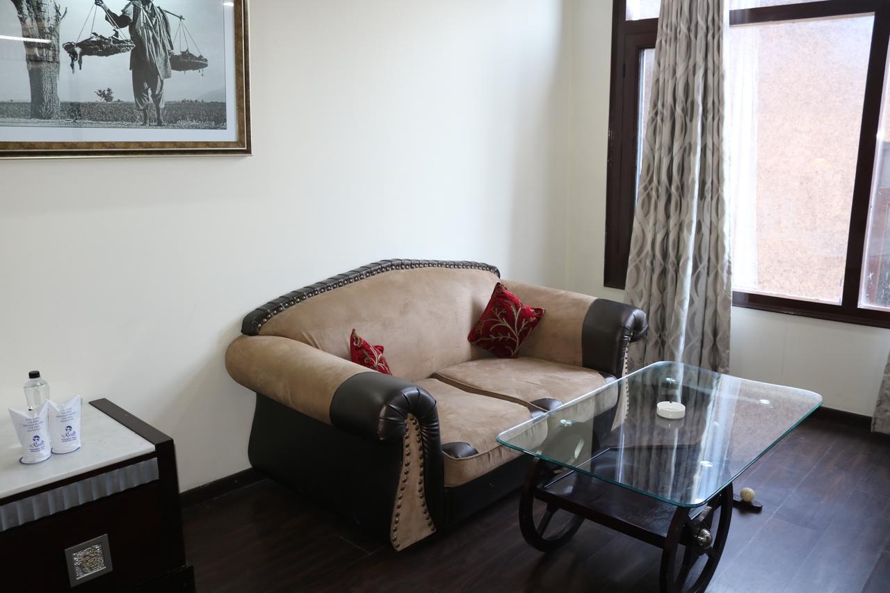 Hotel The Residency Srinagar Extérieur photo