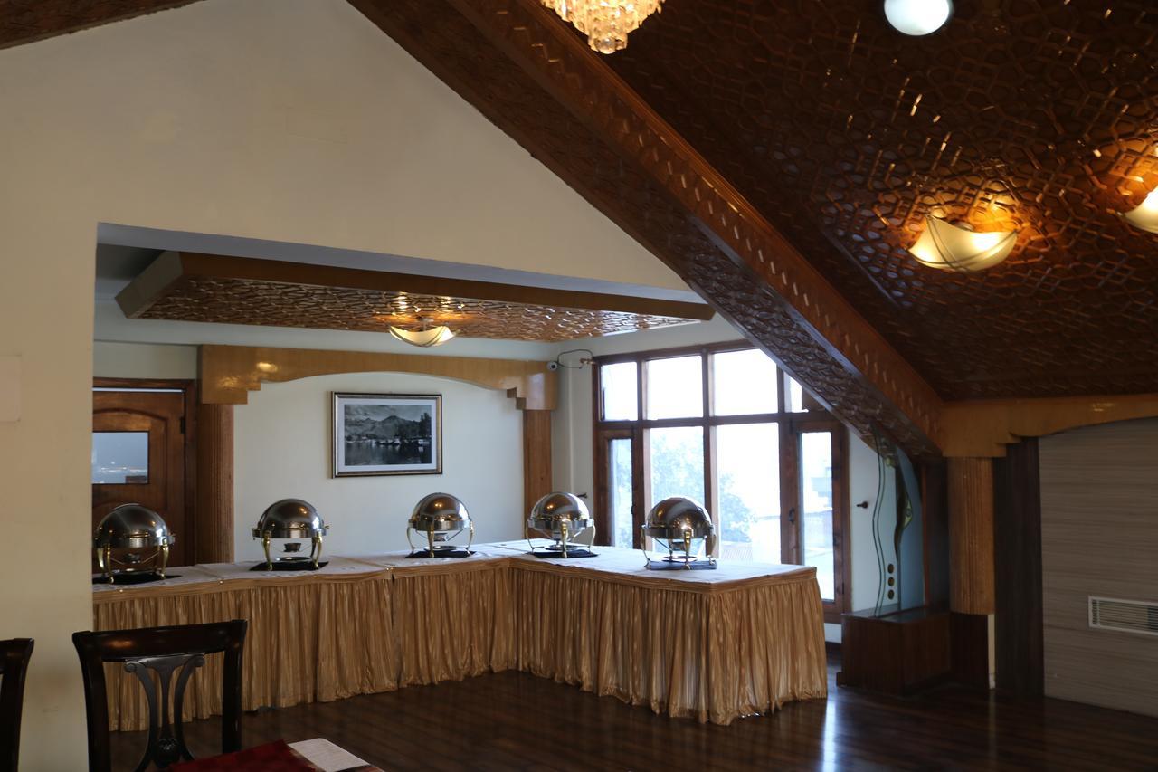 Hotel The Residency Srinagar Extérieur photo